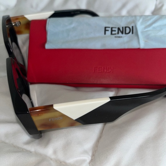 Fendi over sized sunglasses